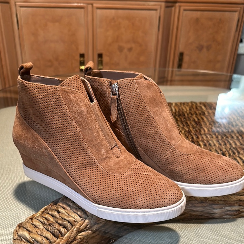 Linea Paolo Women's Tan Wedge Sneakers.